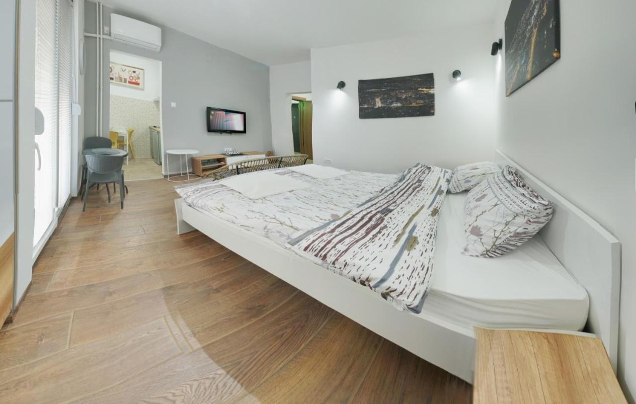Bibi'S Apartments Skopje Bagian luar foto